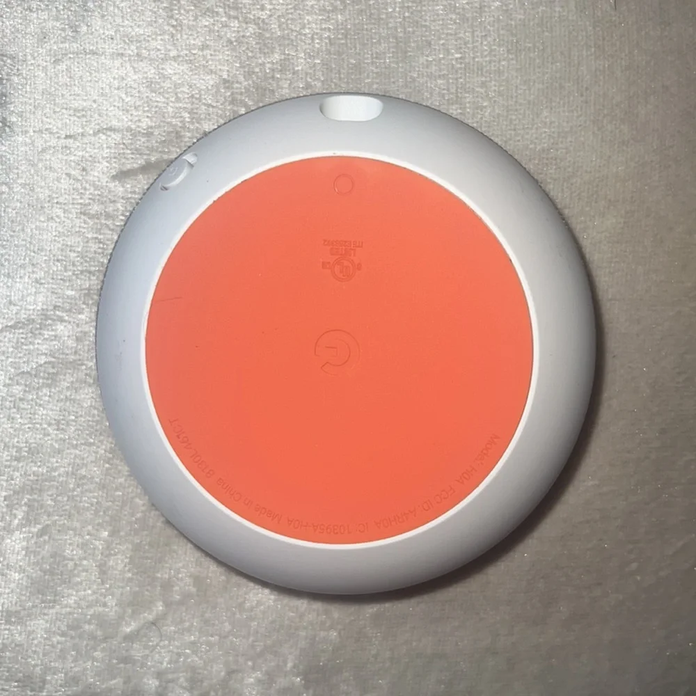 Google home mini doesn’t come with the box.